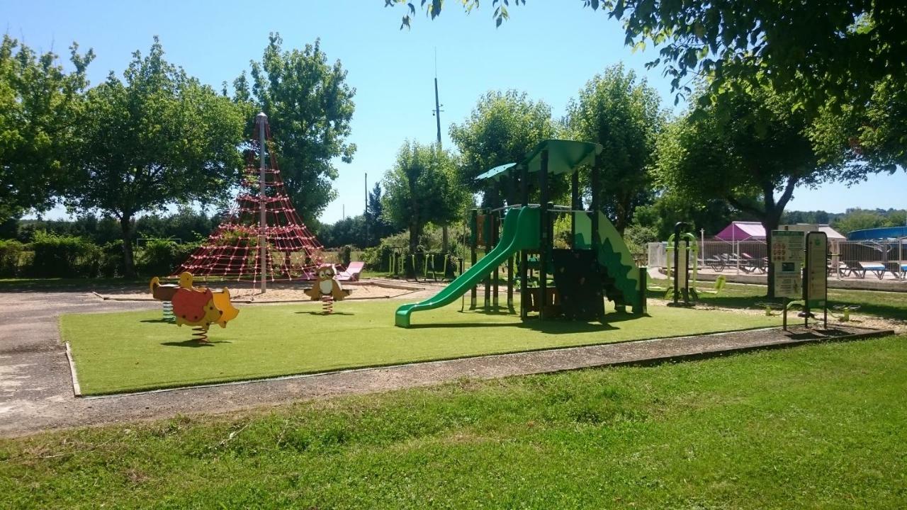 לה בוג Camping Paradis Le Rocher De La Granelle מראה חיצוני תמונה